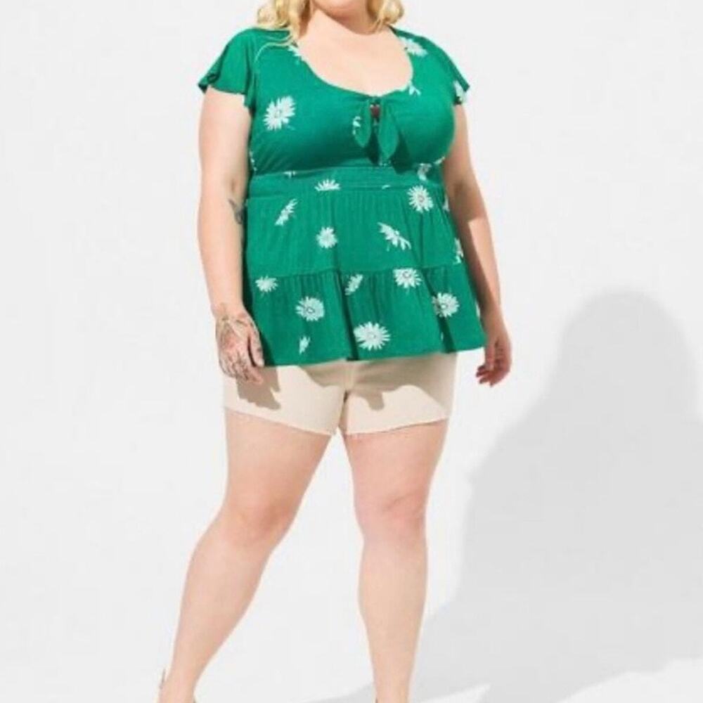 TORRID Green Floral Print Tie-Front Super Soft Peplum Top Size 4 (4XL)